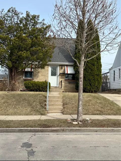 2104 S 98th, West Allis, WI 53227