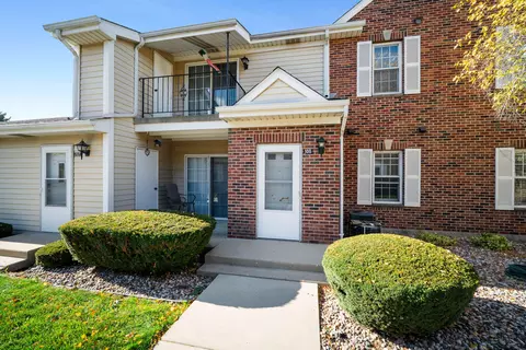 7020 Mariner #106, Mount Pleasant, WI 53406