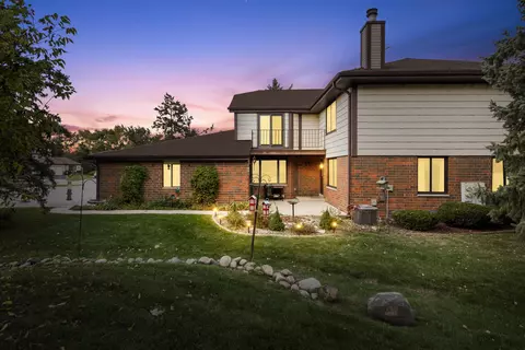 8124 S Legend, Franklin, WI 53132