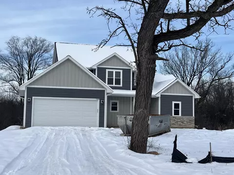 11470 Tess Crk, Franklin, WI 53132