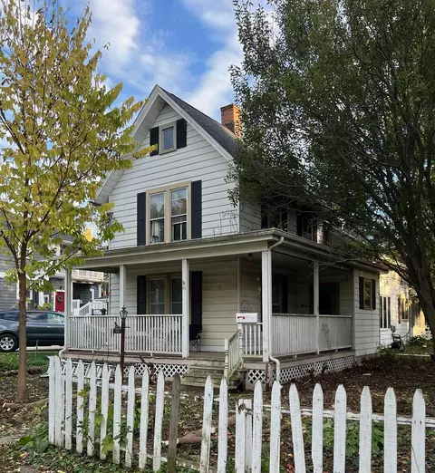 111 W Laflin, Waukesha, WI 53186