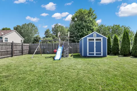 1301 Goldcrest, West Bend, WI 53095