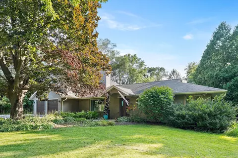 1339 Cedar Crk, Cedarburg, WI 53024