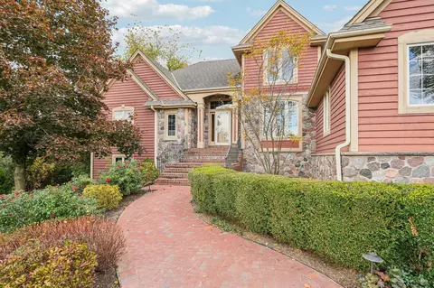 1382 Cedarton, Cedarburg, WI 53024