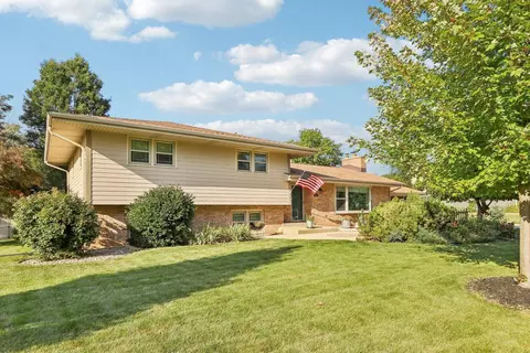 15300 Fieldstone, Brookfield, WI 53005