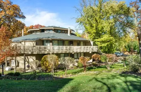 601 Knollwood #B, Fontana, WI 53125