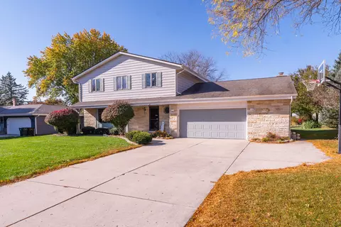 3295 S 149th, New Berlin, WI 53151