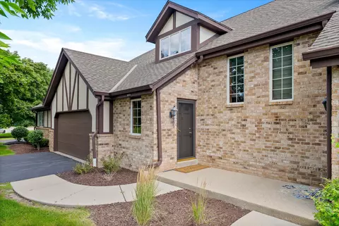 920 Oakwood #B, Brookfield, WI 53045