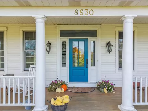 8630 Fox Riv, Burlington, WI 53105