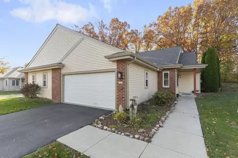 1337 E Buckwood, Oak Creek, WI 53154
