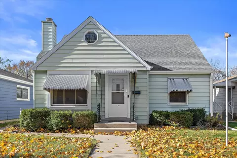 2129 S 107th, West Allis, WI 53227