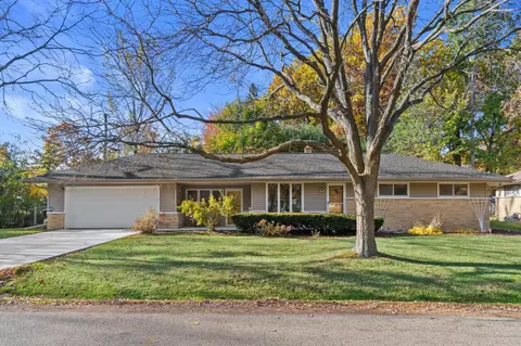 2335 W Marne, Glendale, WI 53209