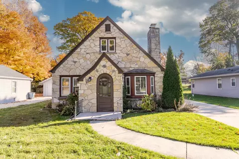 1300 Parkway, Brookfield, WI 53005