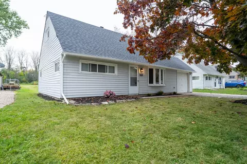 7001 W Allerton, Greenfield, WI 53220