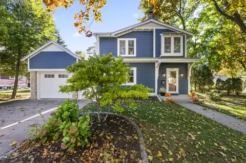 621 W Labelle, Oconomowoc, WI 53066