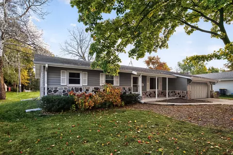 715 Cavalier, Waukesha, WI 53186