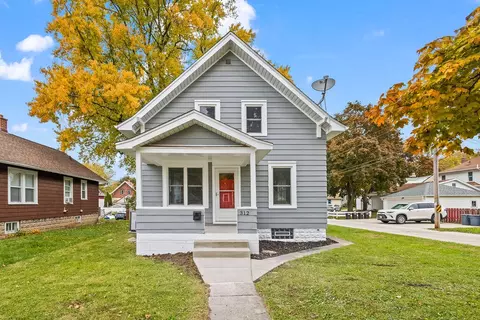 312 W Wabash, Waukesha, WI 53186