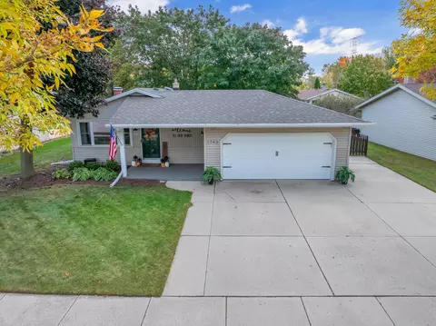1743 Knoll Crst, Sheboygan, WI 53081
