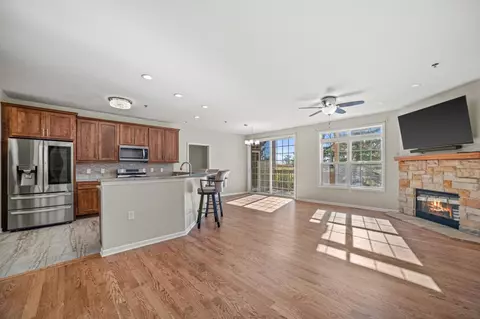 9227 S 51st #204, Franklin, WI 53132