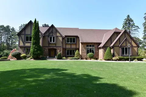 w148n7497 Woodland, Menomonee Falls, WI 53051