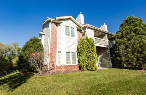 4893 S Forest Rdg #23, New Berlin, WI 53151