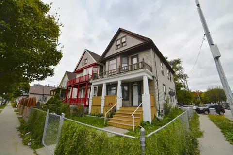 1835 W Burnham, Milwaukee, WI 53204