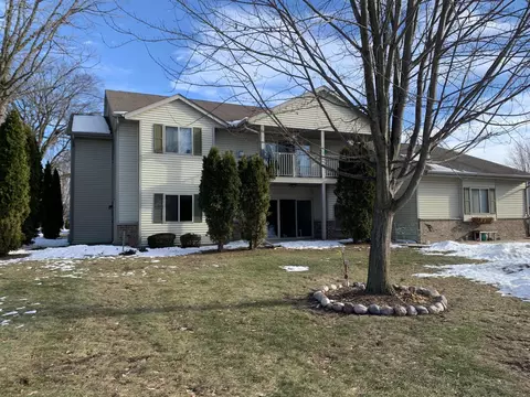 976 Roseland #2, Kewaskum, WI 53040