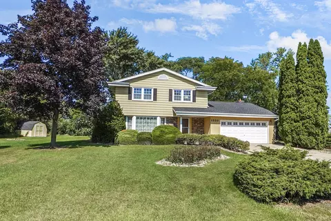 1320 W Lois, Oak Creek, WI 53154