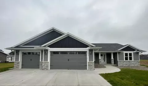 1927 Golden Gate, Holmen, WI 54636