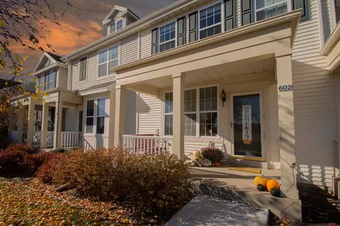 602 Hunter Oaks, Watertown, WI 53094