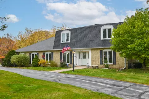 3285 Old Lantern, Brookfield, WI 53005