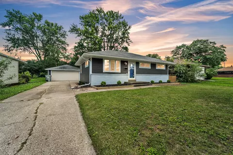 8919 W Custer, Milwaukee, WI 53225