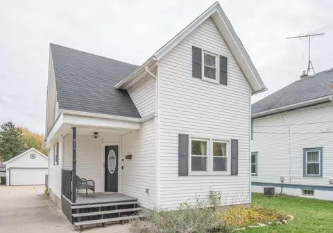 416 S Main, Hartford, WI 53027