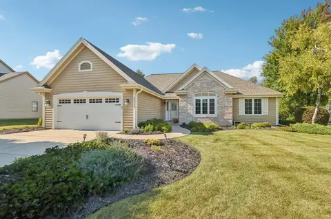 3321 S Highpointe, New Berlin, WI 53151