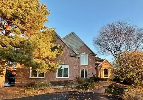 19770 Foxkirk, Brookfield, WI 53045