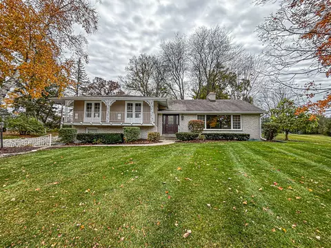 18205 Redvere, Brookfield, WI 53045
