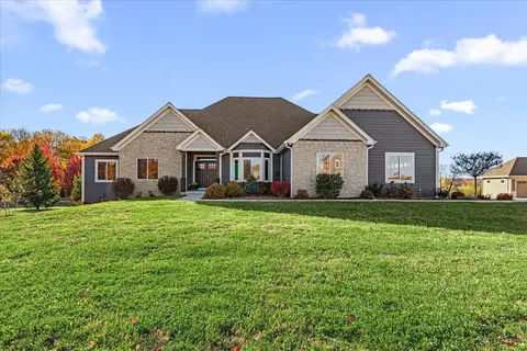 794 Lakeview Rdg, Hubertus, WI 53033