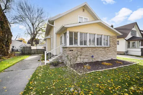 121 Frame, Waukesha, WI 53186
