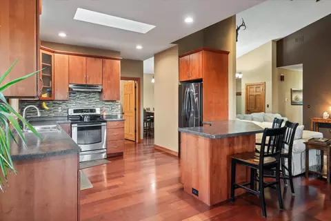 Kitchen - 726 4th, La Crescent, MN 55947 photo 1 of 2