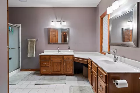 Bath - 726 4th, La Crescent, MN 55947 photo 1 of 4