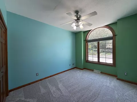 Bedroom - 726 4th, La Crescent, MN 55947 photo 4 of 9