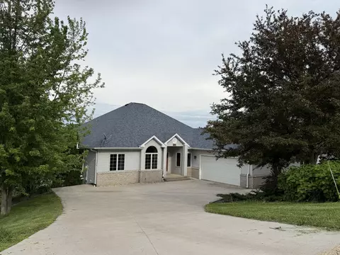 Exterior - 726 4th, La Crescent, MN 55947 photo 4 of 4