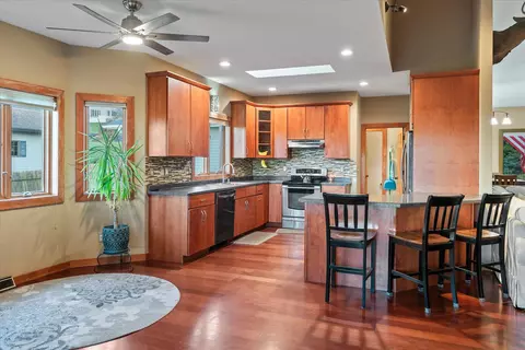 Kitchen - 726 4th, La Crescent, MN 55947 photo 2 of 2