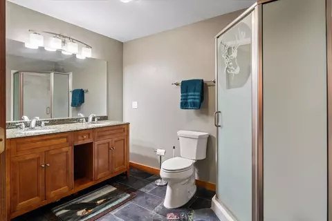 Bath - 726 4th, La Crescent, MN 55947 photo 3 of 4
