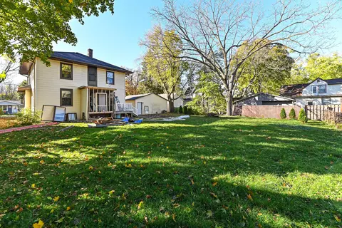118 E Ottawa, Dousman, WI 53118