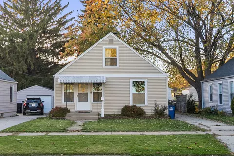 2414 Cleveland, Racine, WI 53405