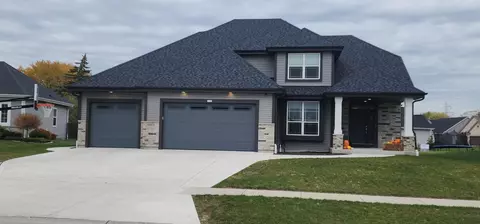 9334 S Arbor Crk, Oak Creek, WI 53154