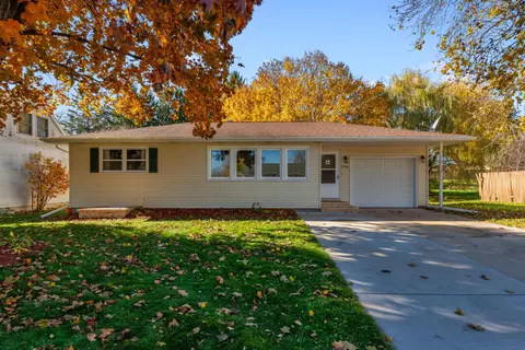 1516 Center, Watertown, WI 53098