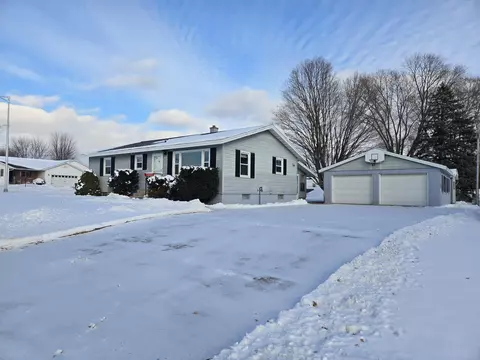 1332 East, Onalaska, WI 54650