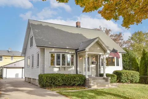 9418 W Lapham, West Allis, WI 53214